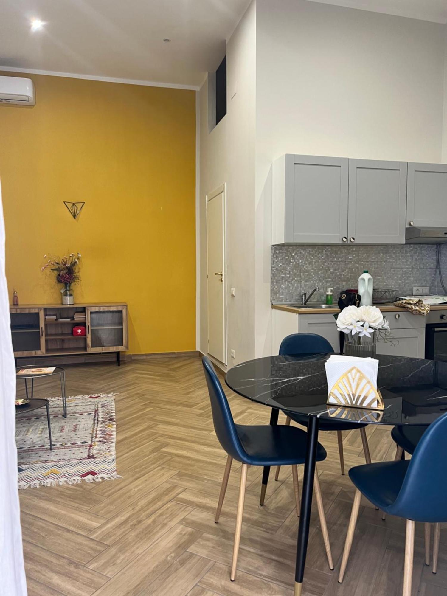 Scio' Apartment-Centro Storico- Неаполь Экстерьер фото